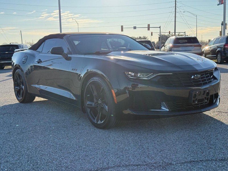 Chevrolet Camaro Vehicle Full-screen Gallery Image 09