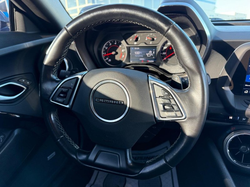 Chevrolet Camaro Vehicle Full-screen Gallery Image 13