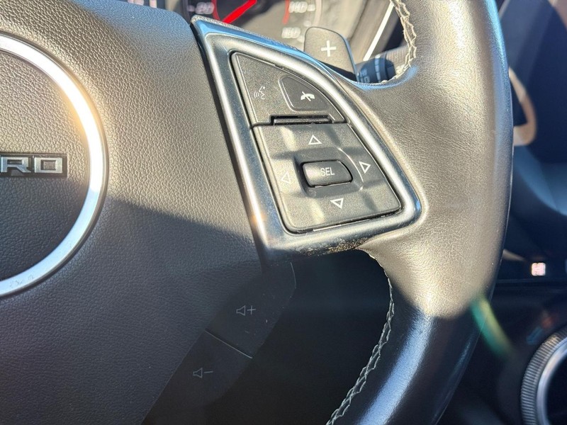 Chevrolet Camaro Vehicle Full-screen Gallery Image 15