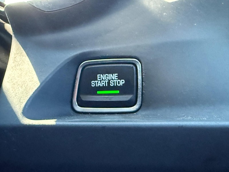 Chevrolet Camaro Vehicle Full-screen Gallery Image 16