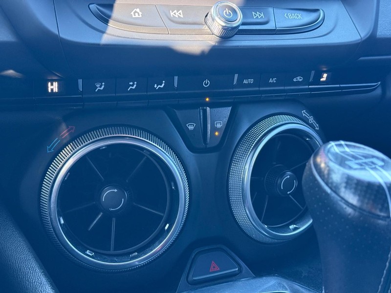 Chevrolet Camaro Vehicle Full-screen Gallery Image 19