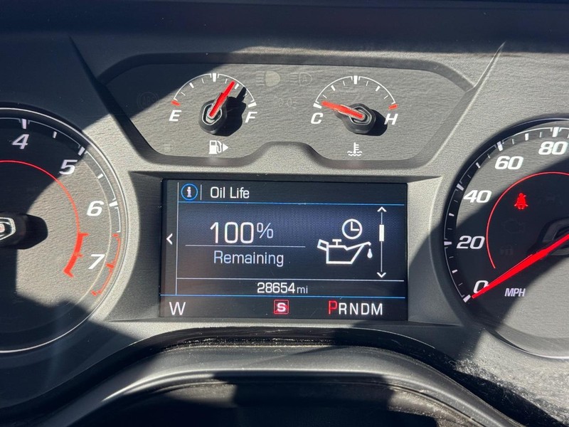 Chevrolet Camaro Vehicle Full-screen Gallery Image 22