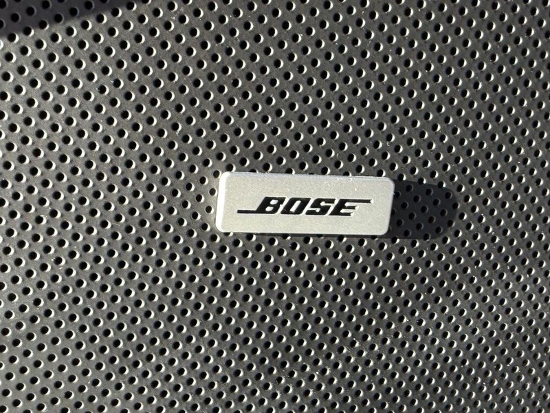 Chevrolet Camaro Vehicle Full-screen Gallery Image 24