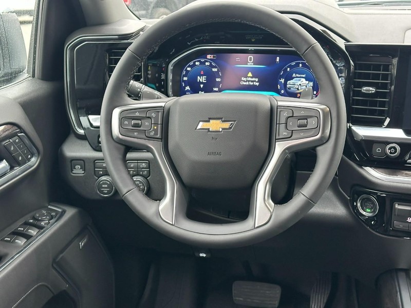 Chevrolet Silverado 1500 Vehicle Full-screen Gallery Image 7