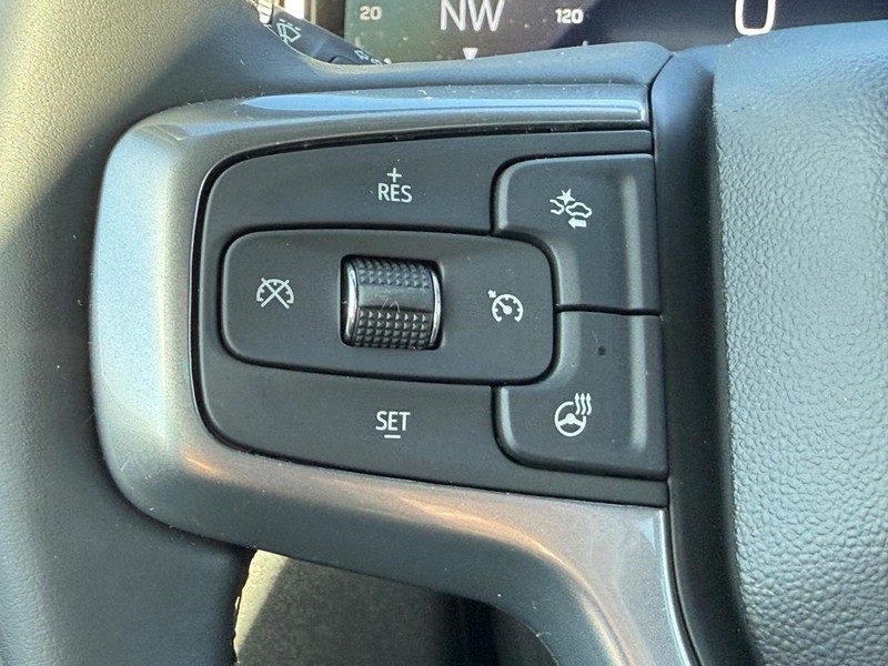 Chevrolet Silverado 1500 Vehicle Full-screen Gallery Image 8