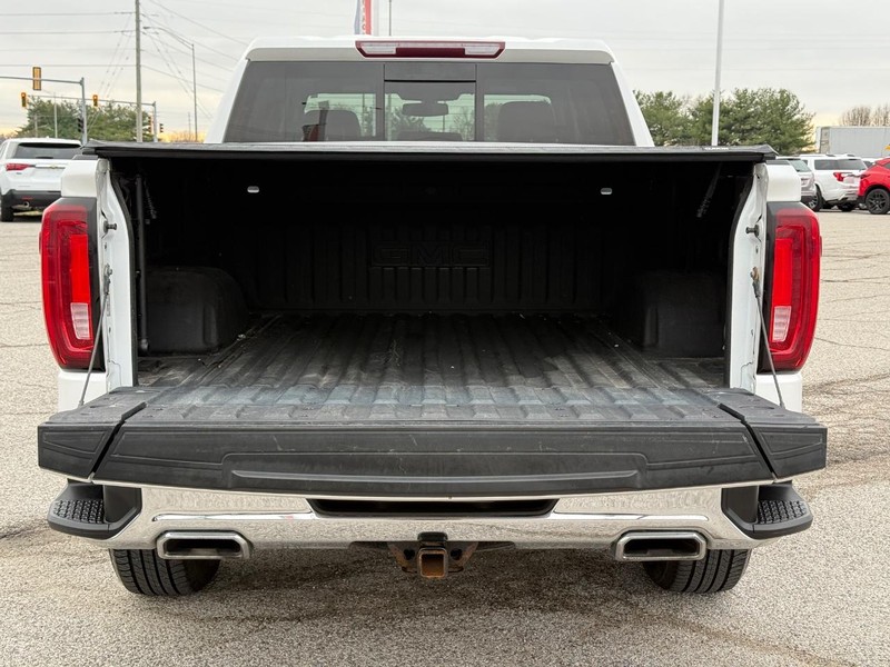 GMC Sierra 1500 Vehicle Full-screen Gallery Image 6
