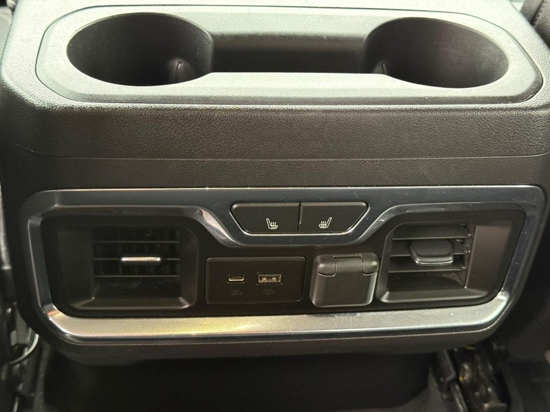 GMC Sierra 1500 Vehicle Full-screen Gallery Image 11