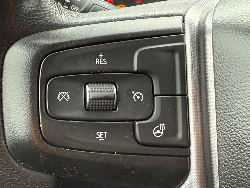 GMC Sierra 1500 Vehicle Full-screen Gallery Image 14