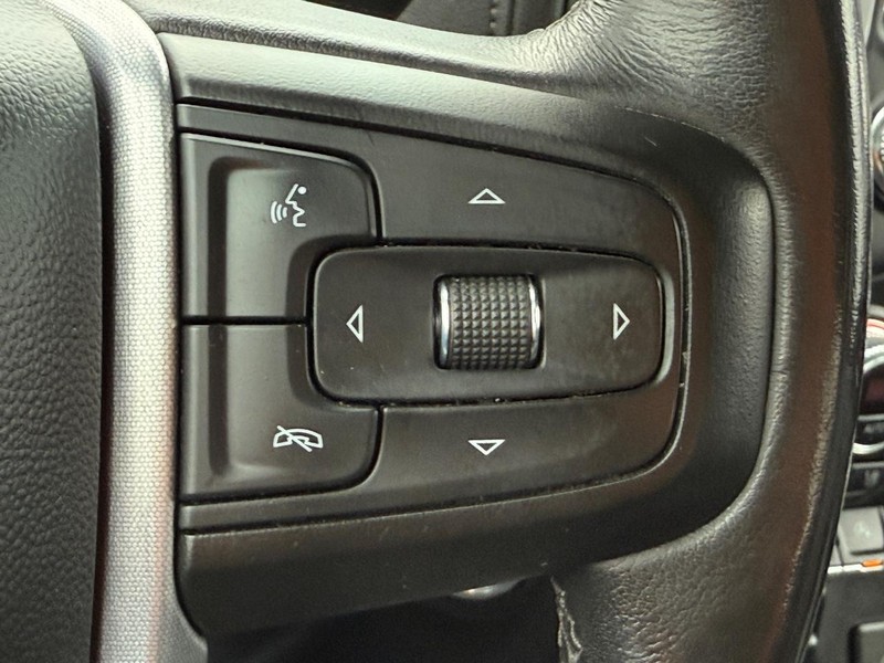 GMC Sierra 1500 Vehicle Full-screen Gallery Image 15