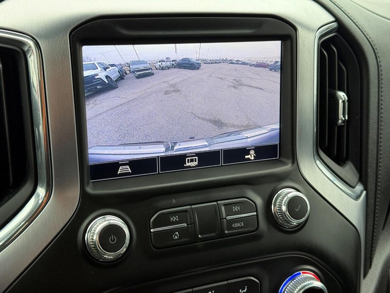 GMC Sierra 1500 Vehicle Full-screen Gallery Image 18