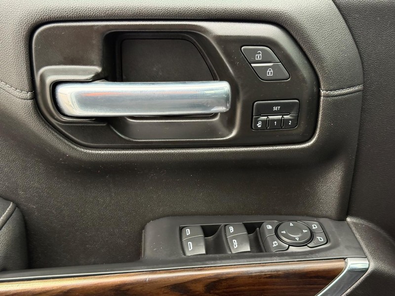 GMC Sierra 1500 Vehicle Full-screen Gallery Image 23