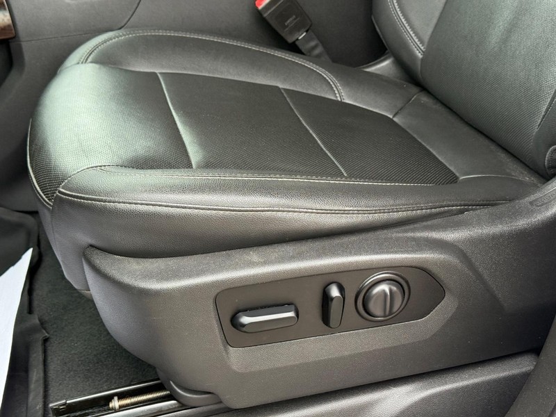 GMC Sierra 1500 Vehicle Full-screen Gallery Image 24