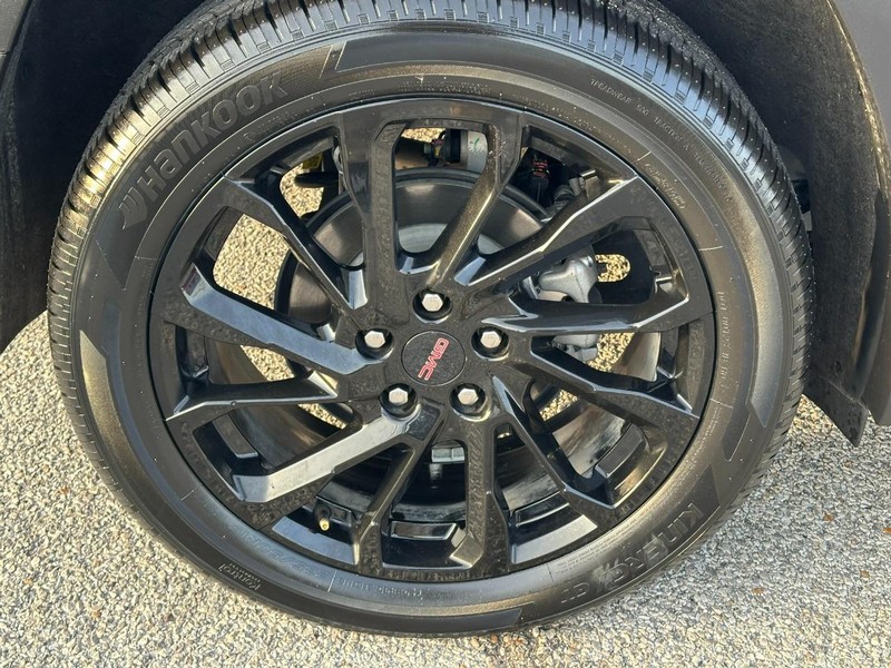 GMC Terrain Vehicle Full-screen Gallery Image 6