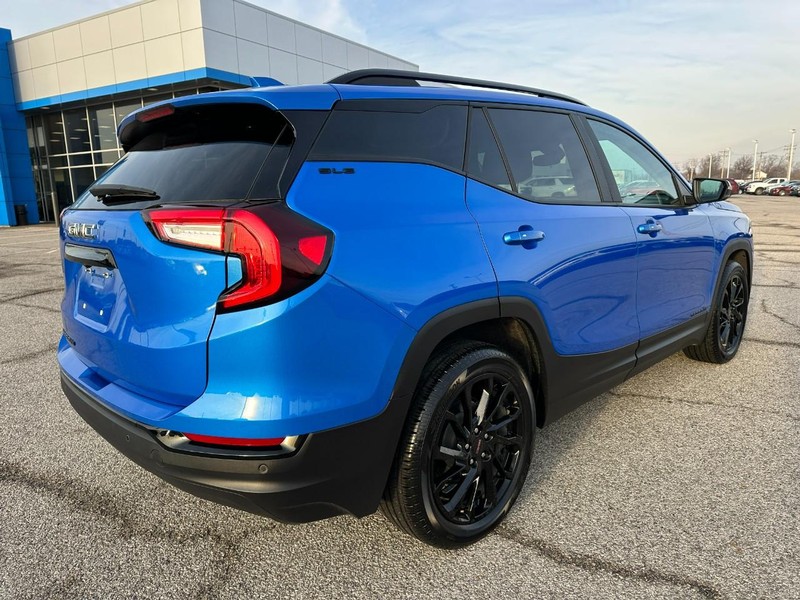 GMC Terrain Vehicle Full-screen Gallery Image 7