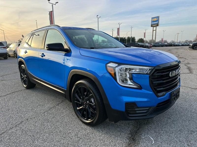 GMC Terrain Vehicle Full-screen Gallery Image 8