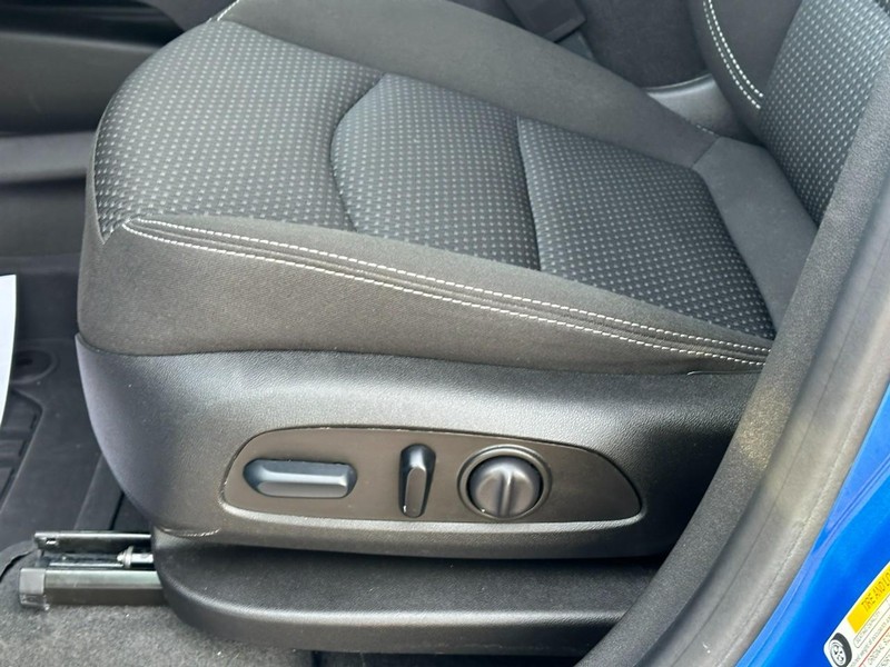 GMC Terrain Vehicle Full-screen Gallery Image 17