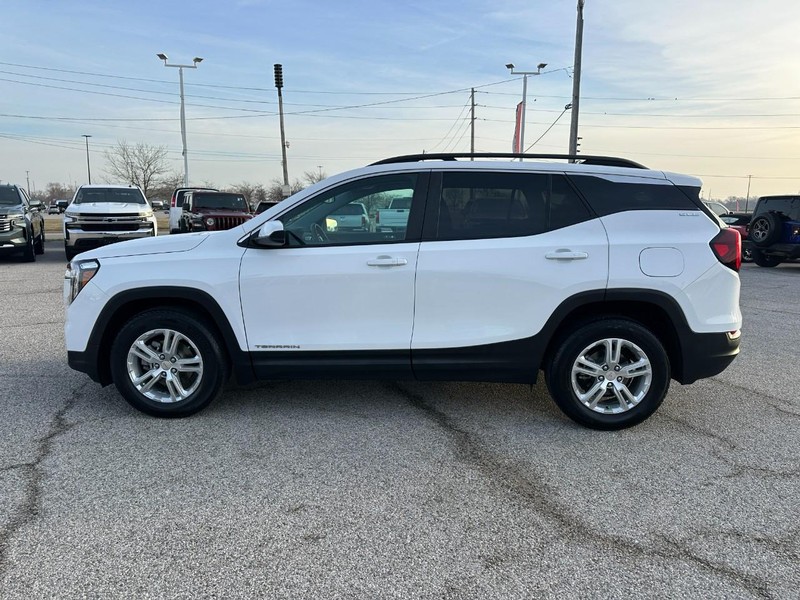 GMC Terrain Vehicle Full-screen Gallery Image 2