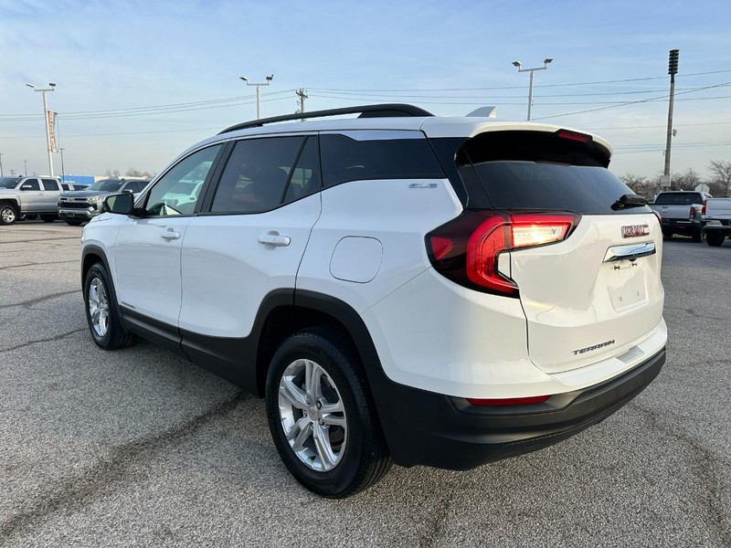 GMC Terrain Vehicle Full-screen Gallery Image 3