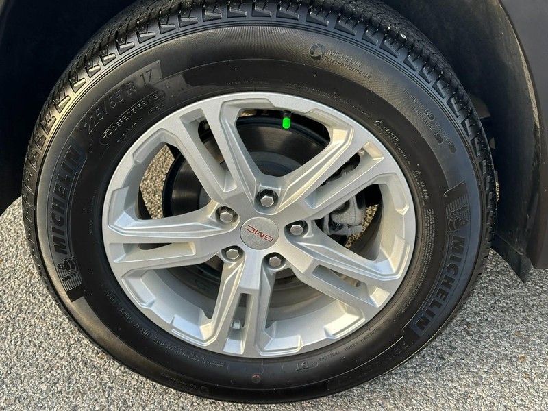 GMC Terrain Vehicle Full-screen Gallery Image 6