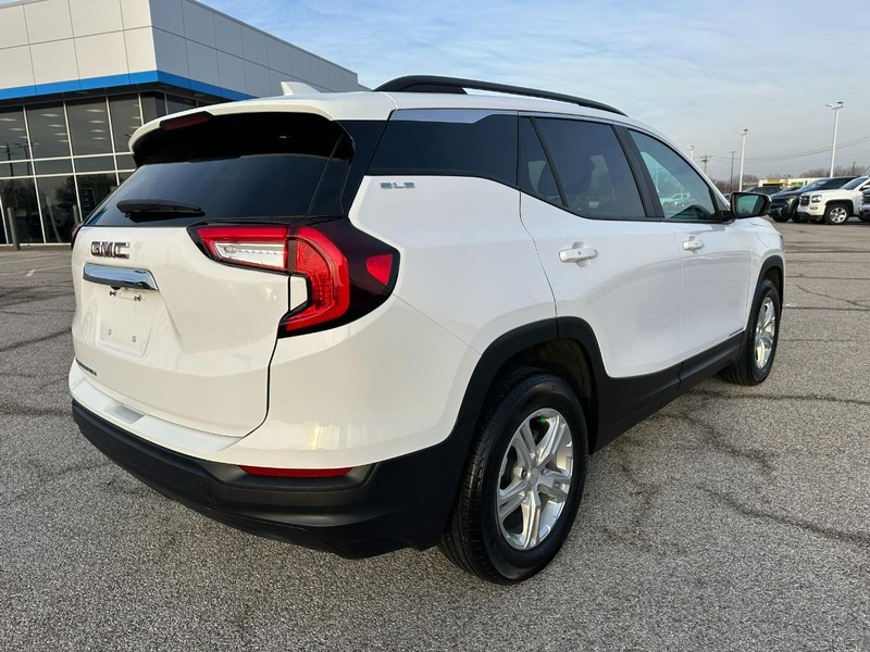 GMC Terrain Vehicle Full-screen Gallery Image 7