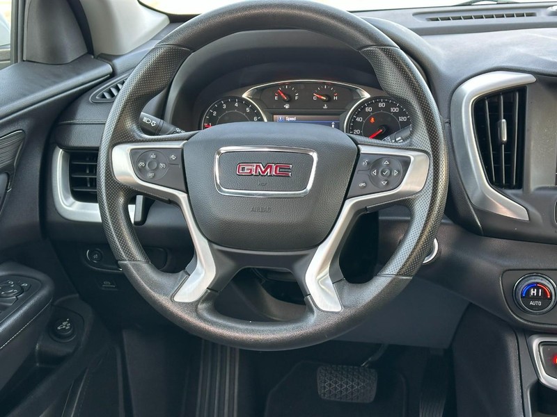 GMC Terrain Vehicle Full-screen Gallery Image 12