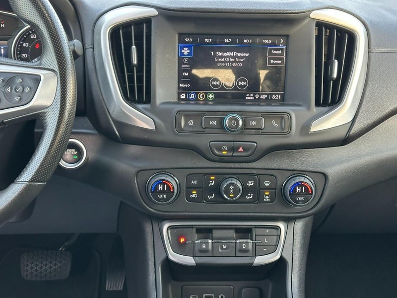 GMC Terrain Vehicle Full-screen Gallery Image 13