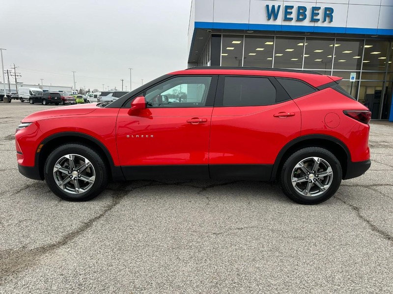 Chevrolet Blazer Vehicle Full-screen Gallery Image 02