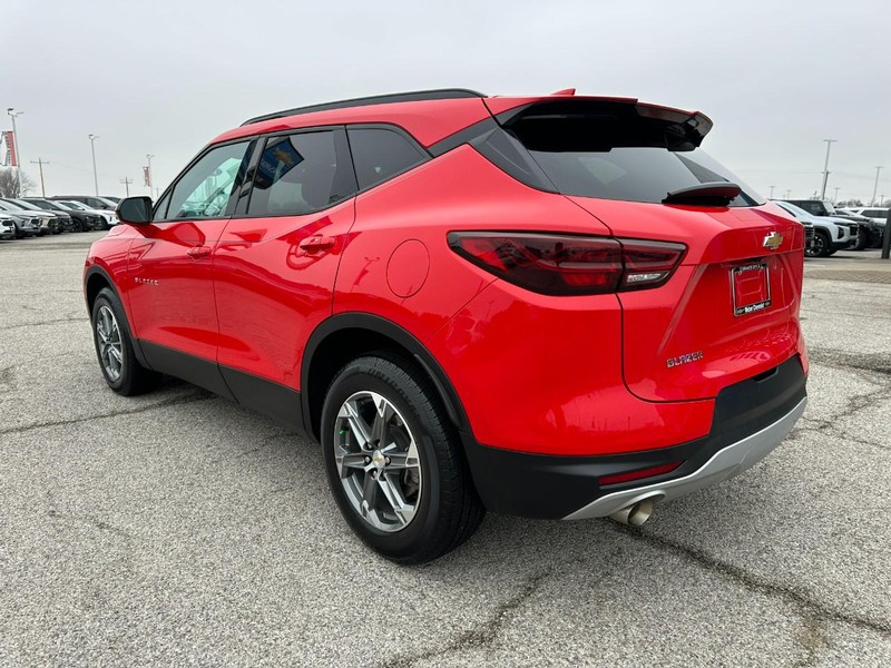 Chevrolet Blazer Vehicle Full-screen Gallery Image 03