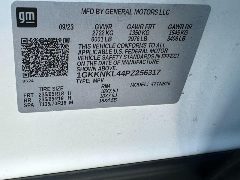 GMC Acadia Vehicle Full-screen Gallery Image 24