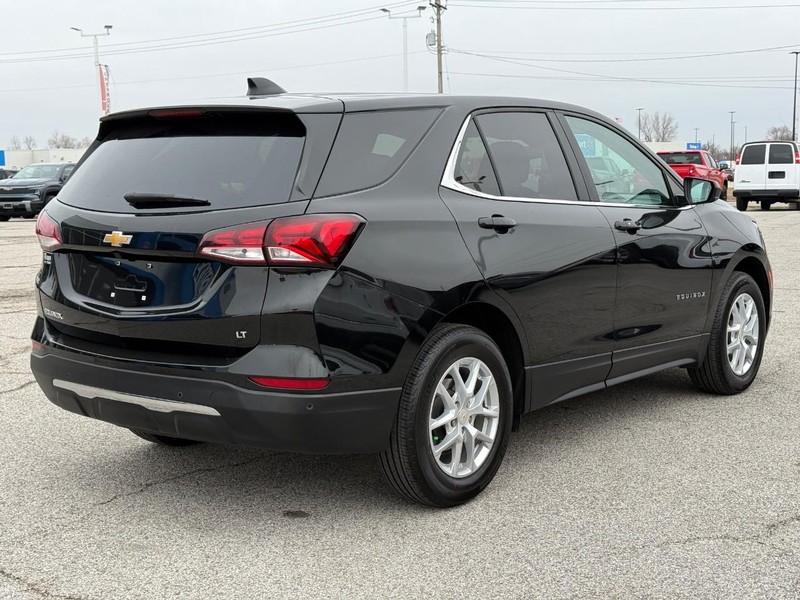 Chevrolet Equinox Vehicle Full-screen Gallery Image 05
