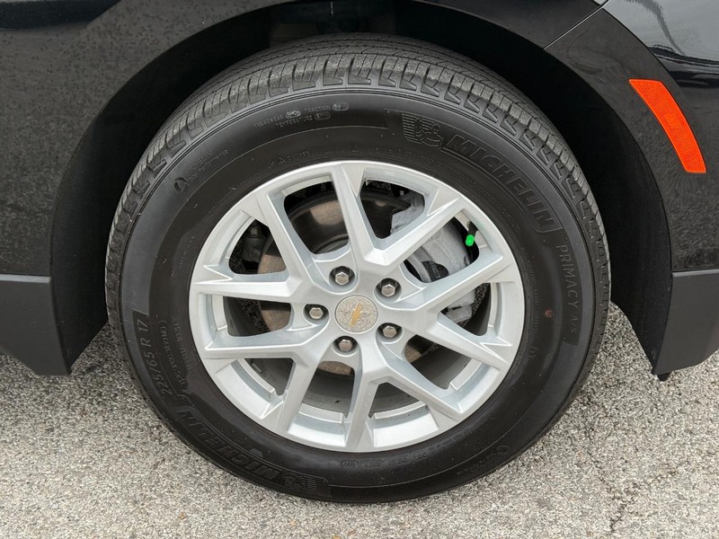 Chevrolet Equinox Vehicle Full-screen Gallery Image 07