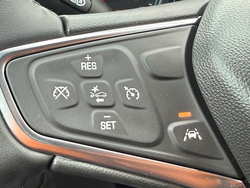 Chevrolet Equinox Vehicle Full-screen Gallery Image 13