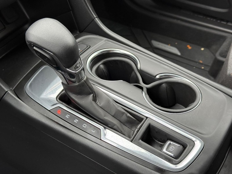 Chevrolet Equinox Vehicle Full-screen Gallery Image 19