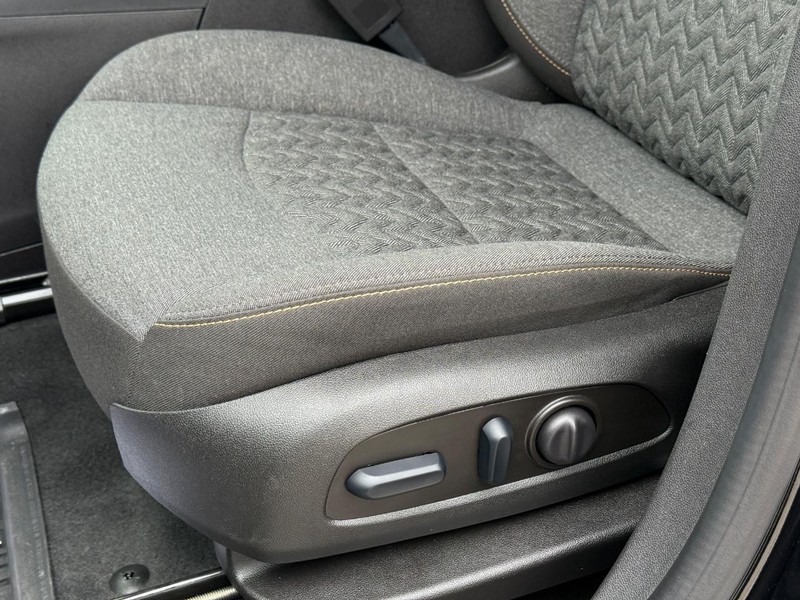 Chevrolet Equinox Vehicle Full-screen Gallery Image 23