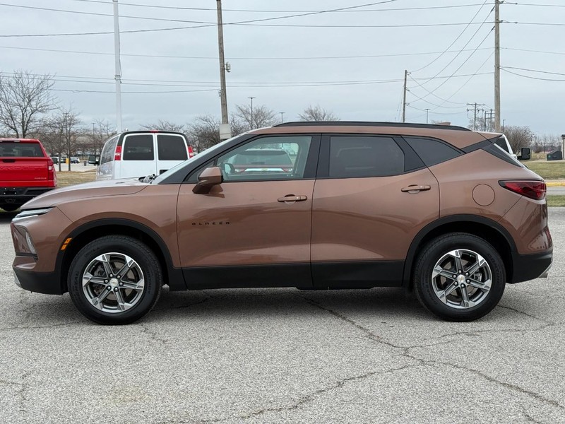 Chevrolet Blazer Vehicle Full-screen Gallery Image 02