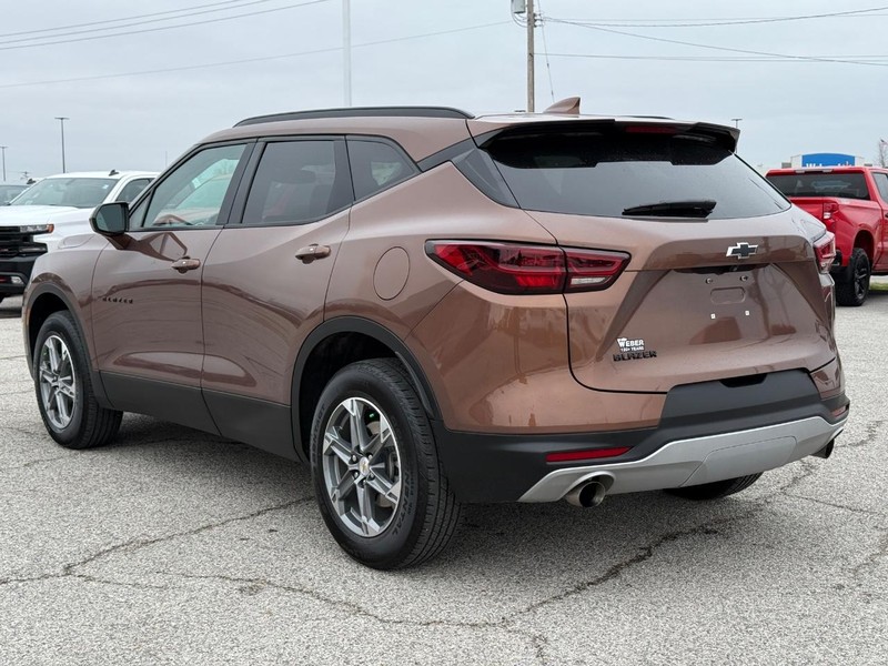 Chevrolet Blazer Vehicle Full-screen Gallery Image 03