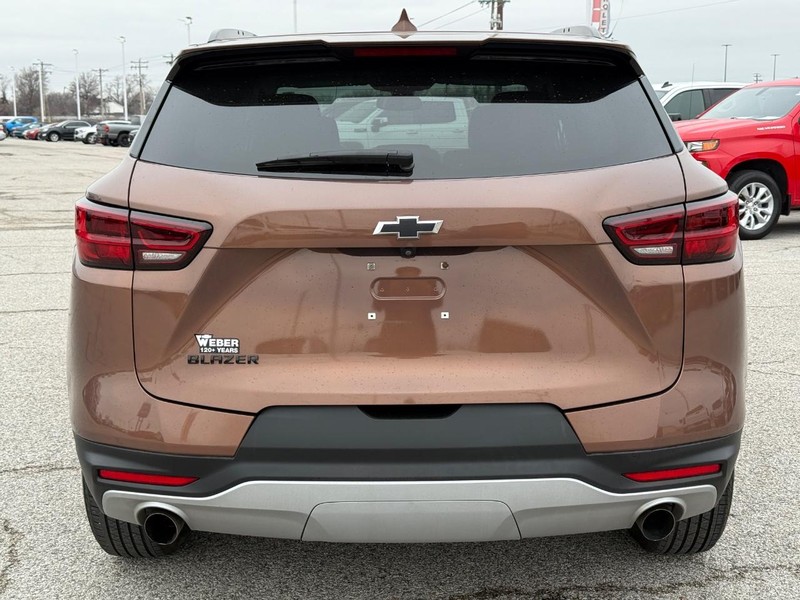 Chevrolet Blazer Vehicle Full-screen Gallery Image 04