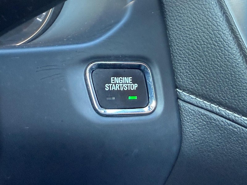 GMC Acadia Vehicle Full-screen Gallery Image 16