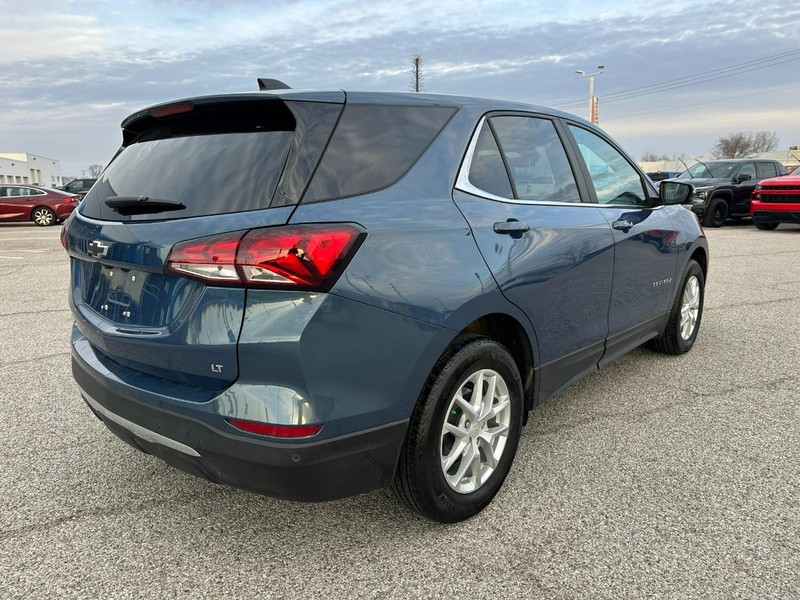 Chevrolet Equinox Vehicle Full-screen Gallery Image 7