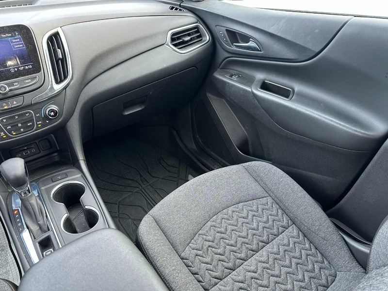 Chevrolet Equinox Vehicle Full-screen Gallery Image 15