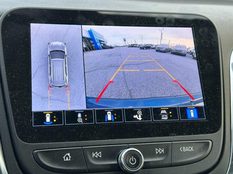 Chevrolet Equinox Vehicle Full-screen Gallery Image 22