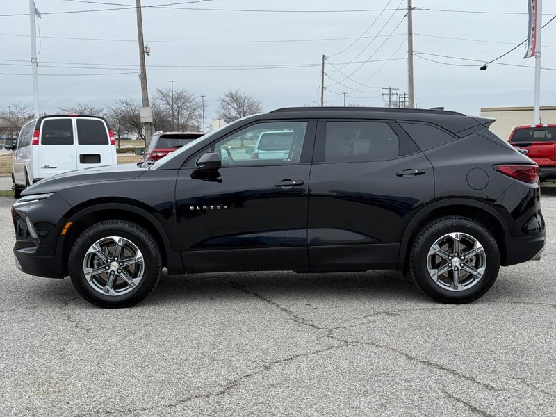 Chevrolet Blazer Vehicle Full-screen Gallery Image 02