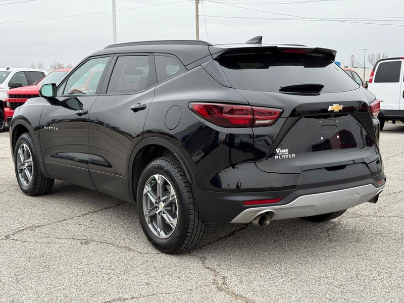 Chevrolet Blazer Vehicle Full-screen Gallery Image 03