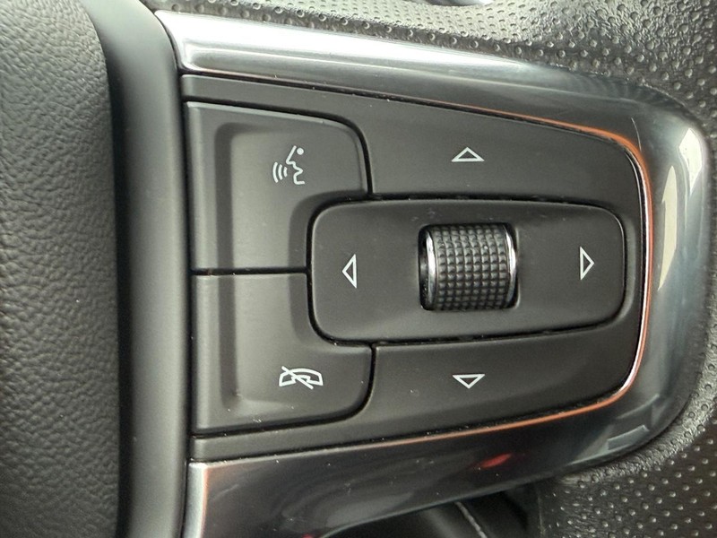 Chevrolet Blazer Vehicle Full-screen Gallery Image 14