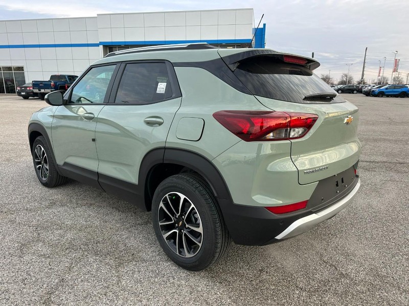 Chevrolet TrailBlazer Vehicle Full-screen Gallery Image 3