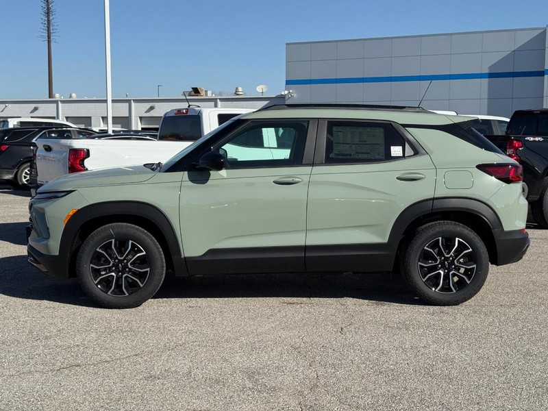 Chevrolet TrailBlazer Vehicle Full-screen Gallery Image 2