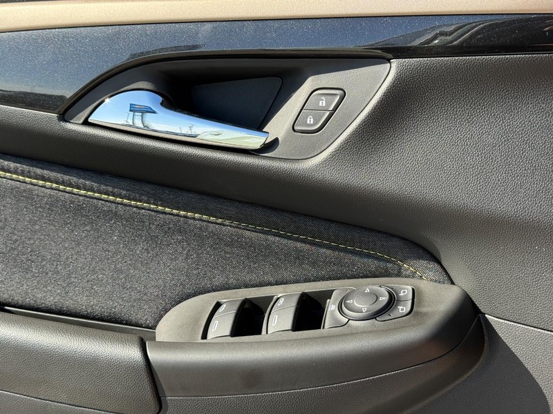 Chevrolet TrailBlazer Vehicle Full-screen Gallery Image 16