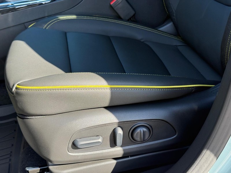 Chevrolet TrailBlazer Vehicle Full-screen Gallery Image 17