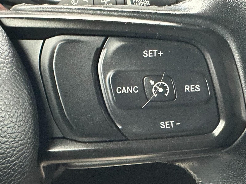 Jeep Wrangler Vehicle Full-screen Gallery Image 19