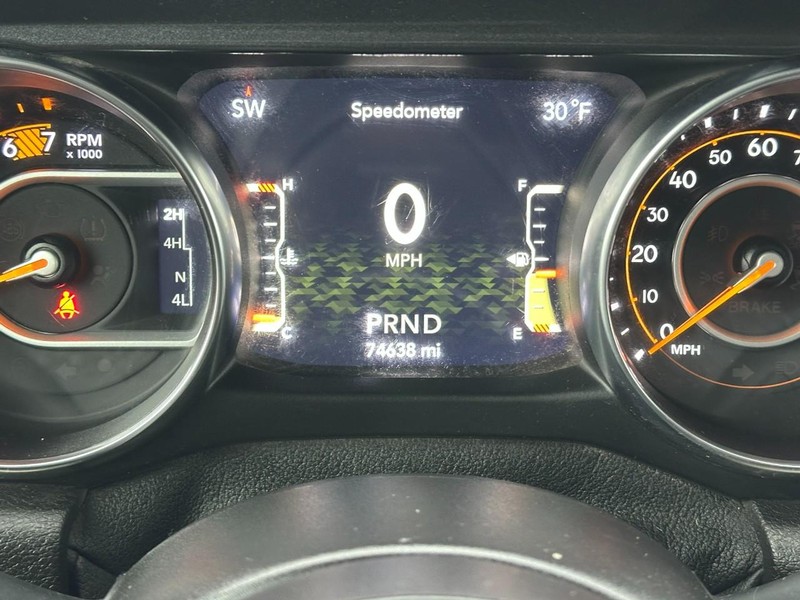 Jeep Wrangler Vehicle Full-screen Gallery Image 20